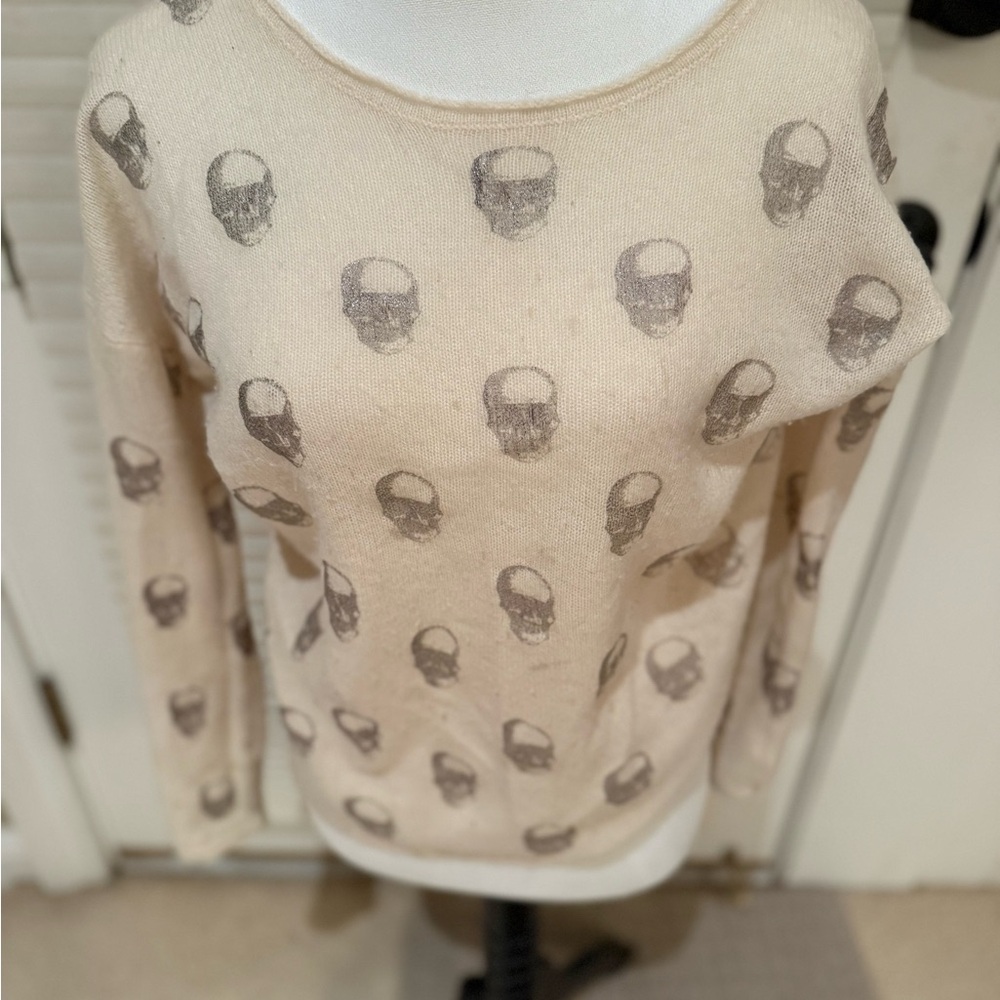 Vince cream silver skull cashmere sweater M